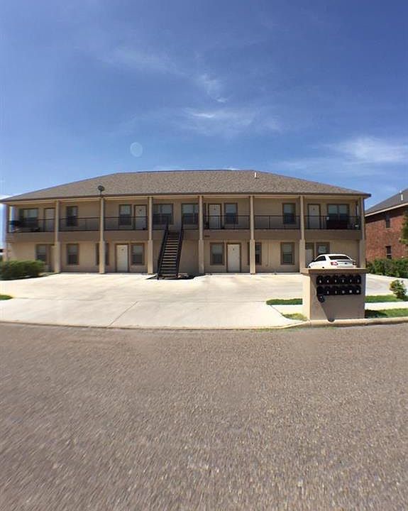 1st image of 3206 Hill Crest Dr #10