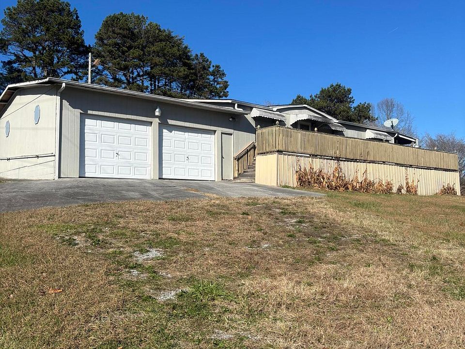 2nd image of 216 Walnut Cir