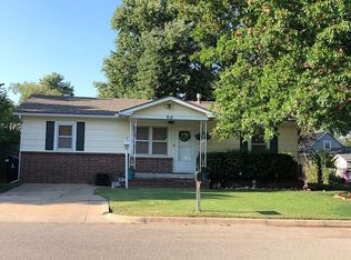 912 W Park Ave, El Dorado, KS 67042