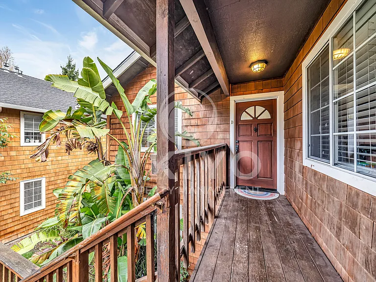 620 Alcatraz Ave #D — Photo 29