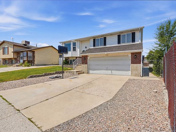 3rd image of 3706 S Bronco Cir W