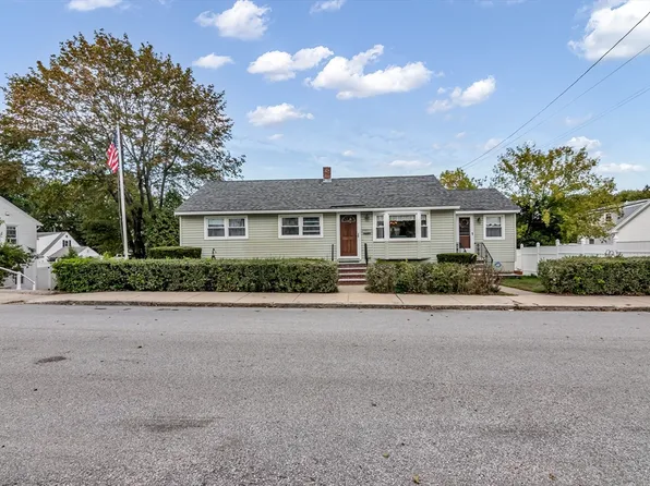 4 Bourque St, Lawrence, MA 01843