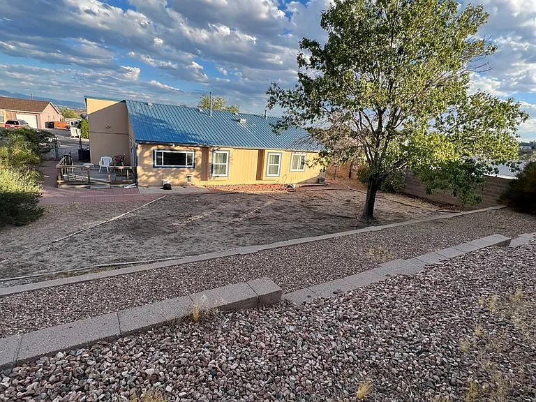 4515 Zirconia Dr NE — Photo 3