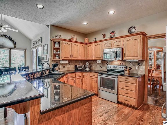 5th image of 4805 N 139th St