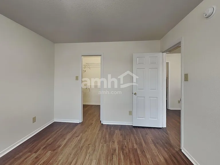 8045 Bach Dr — Photo 20