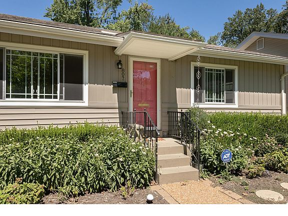 2nd image of 807 Queen Anne Pl