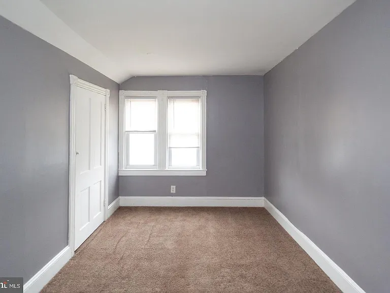 313 S Fairview St — Photo 15