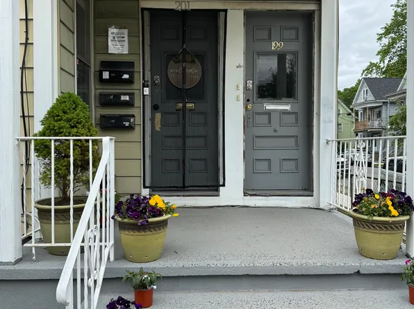 199 English St #2, New Haven, CT 06513