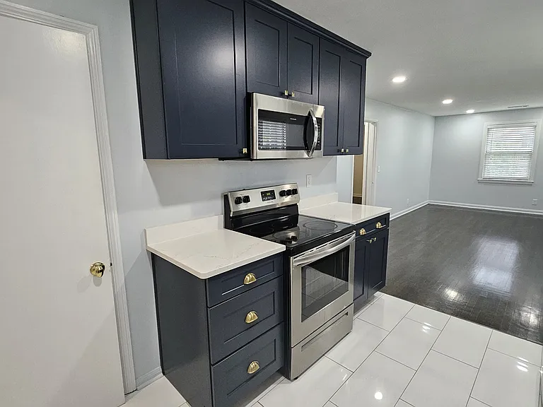 214 Ridgeway Dr — Photo 3
