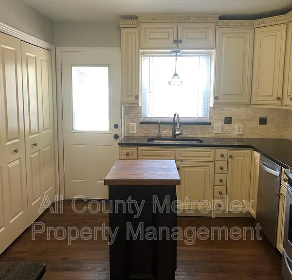 3984 Park Ln — Photo 9