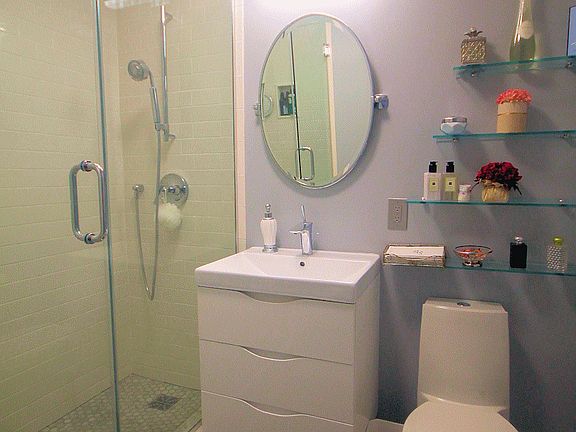 5th image of 353 E 72nd St APT 25A