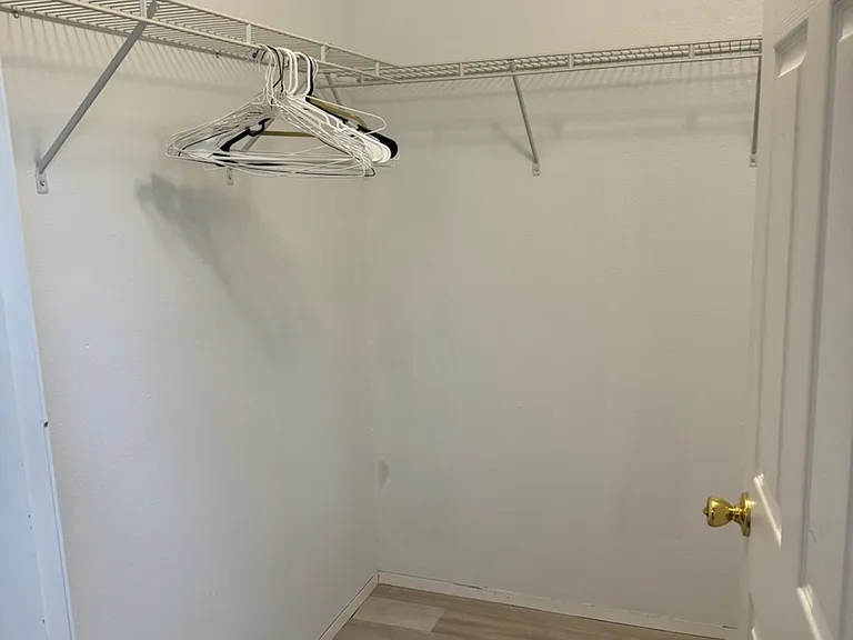 End bedroom walk in closet (similar in front bedroom)
