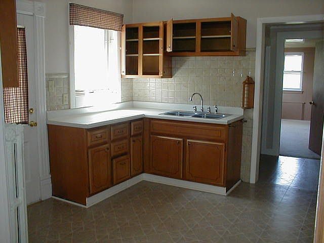 2nd image of 408 S Monroe St