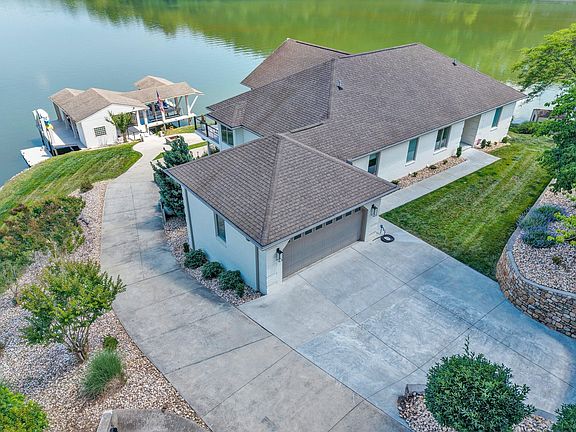 2nd image of 2245 Thomason Ln