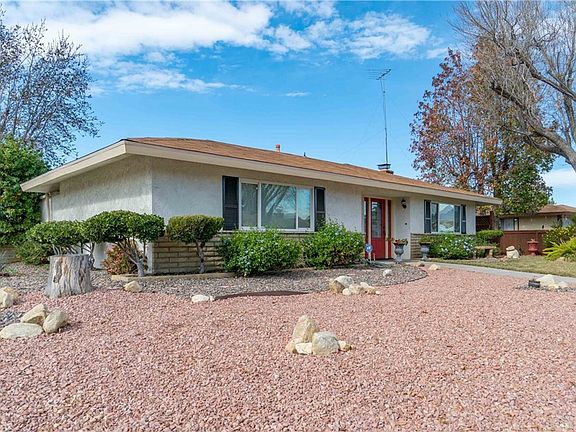 3rd image of 891 Malaga Pl