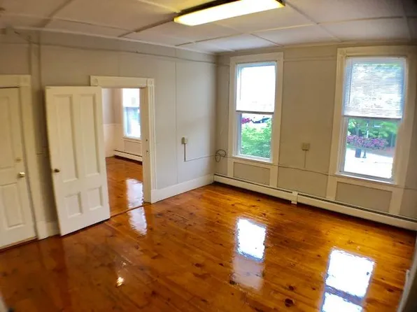 15 N Pleasant St APT 2N, Amherst, MA 01002