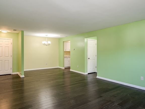 3rd image of 801 Bridge Ln SE