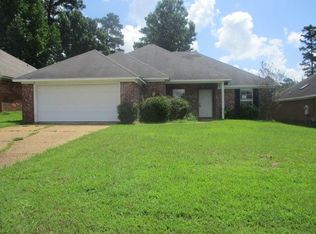 407 Edgewater Branch Dr, Brandon, MS 39042