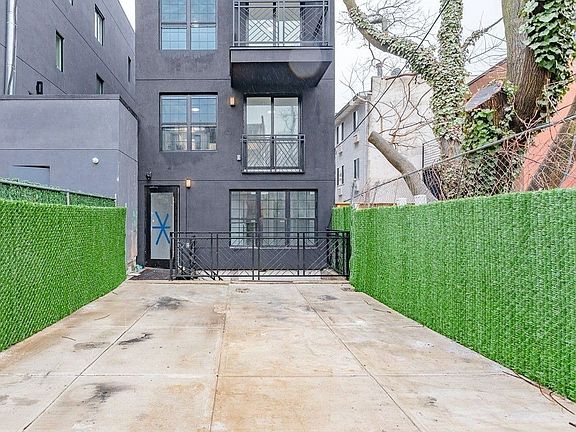 2nd image of 771 Lexington Ave #101