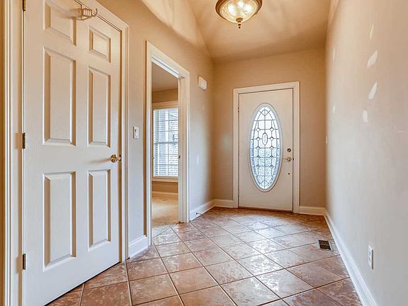 5th image of 2001 Long Cove Cir