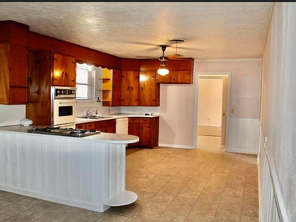 2nd image of 2711 County Road 3555