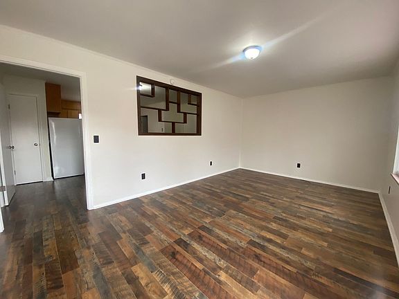 3rd image of 540-544 2nd St #540
