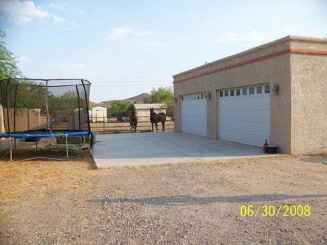 2nd image of 732 E Galvin St