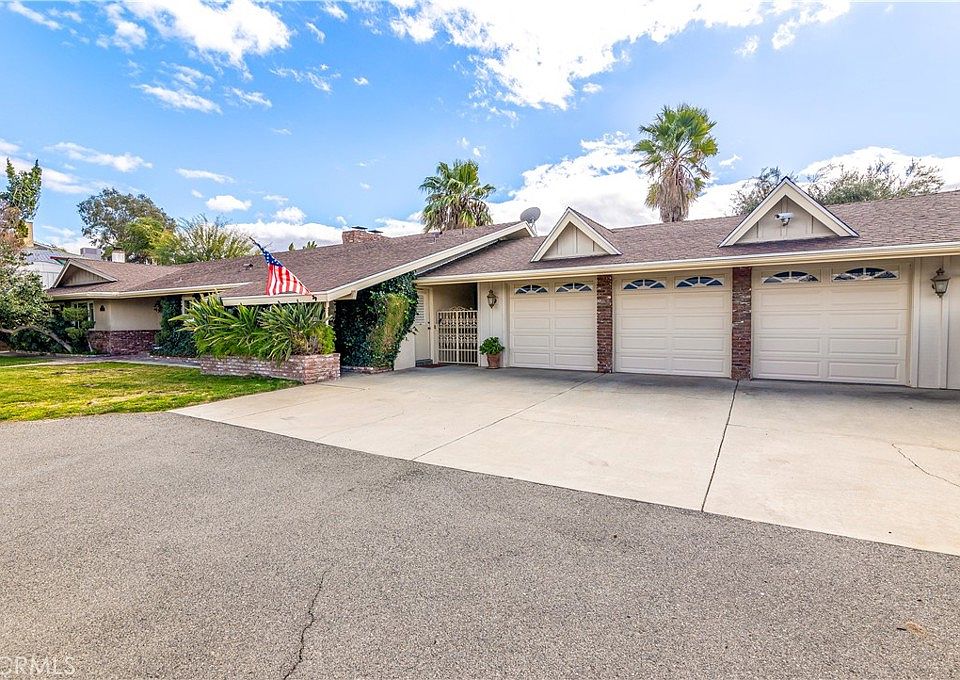 1st image of 44641 Adobe Dr