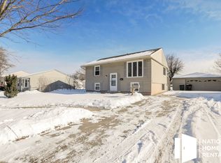 113 S Oak Ln, Glenwood, IL 60425