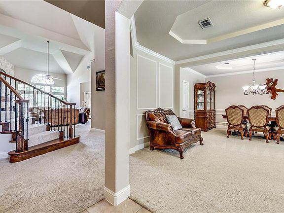 4th image of 2816 Gillespie Ln