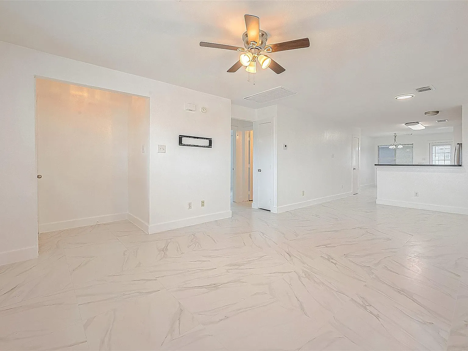 3 bed, 2.0 bath, 1200 sqft, $1,750 — Photo 3