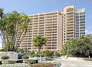 1st image of 60 Edgewater Dr APT 8E