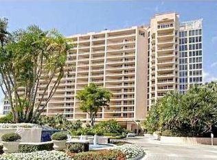 60 Edgewater Dr APT 8E, Coral Gables, FL 33133