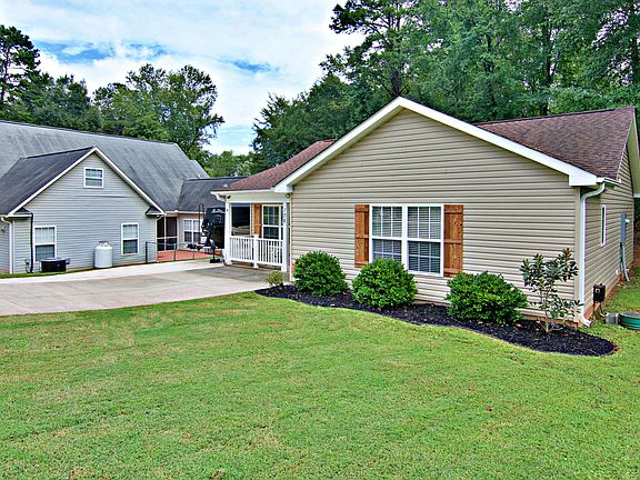 2nd image of 108 Elm Dr
