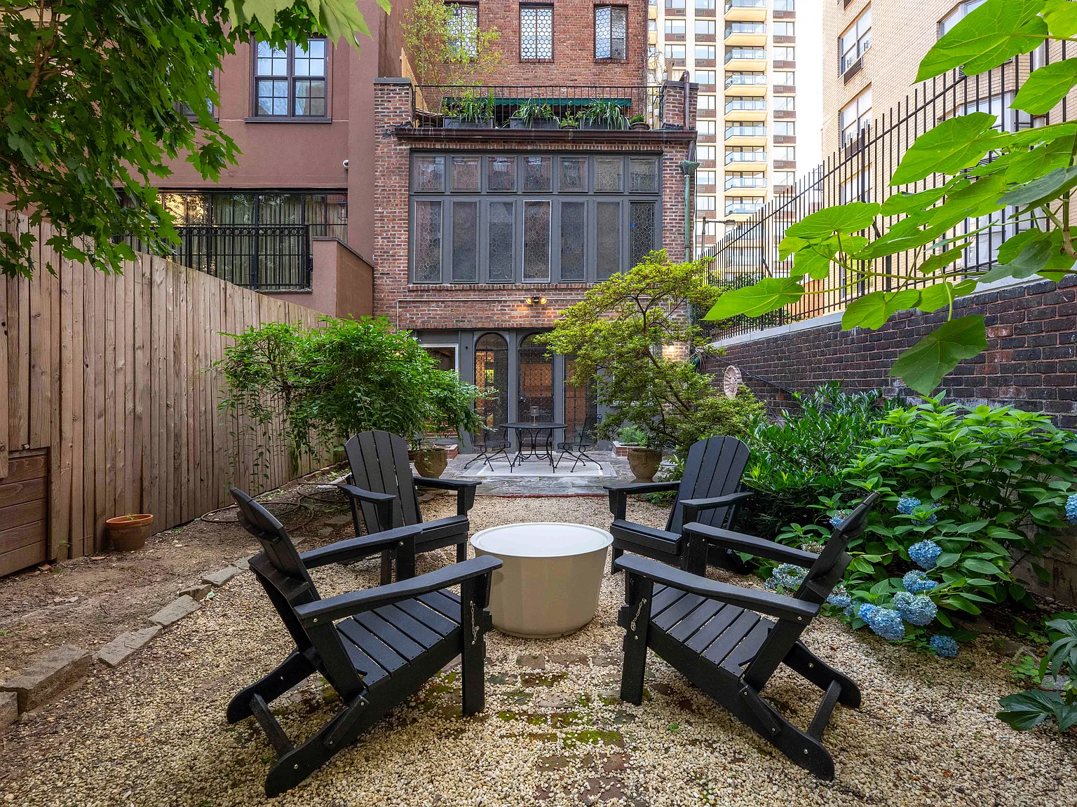 350 East 84th Street — Photo 2