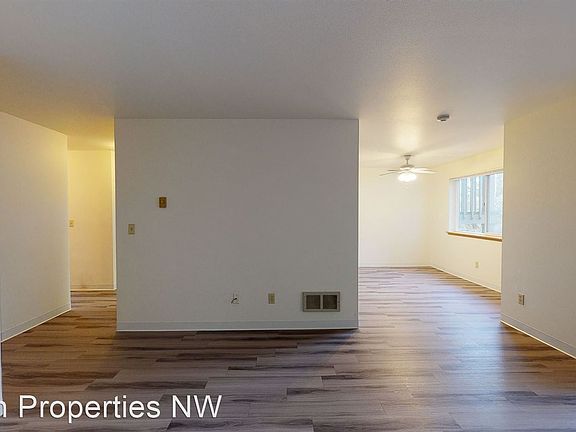 2nd image of 18604 52nd Ave W #D105