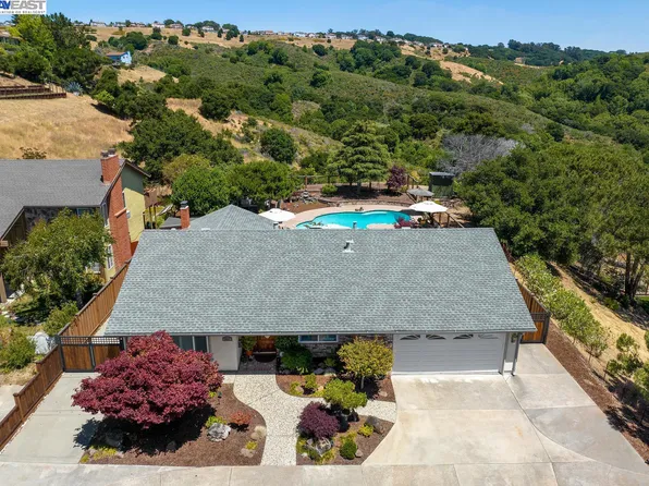 3537 Skyline Dr, Hayward, CA 94542