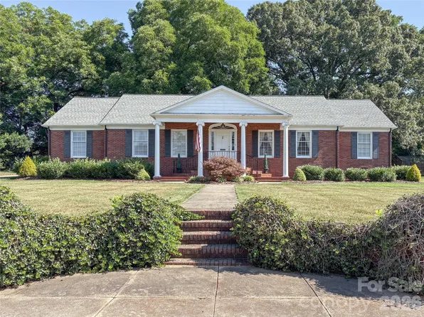 412 Ridgeway Ave, Statesville, NC 28677