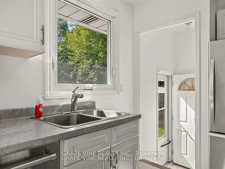 104 Oriole Ave — Photo 7