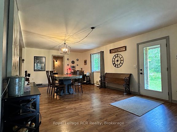 4th image of 614406 Hamilton Ln