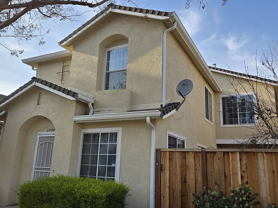 1st image of 1597 Hermocilla Way
