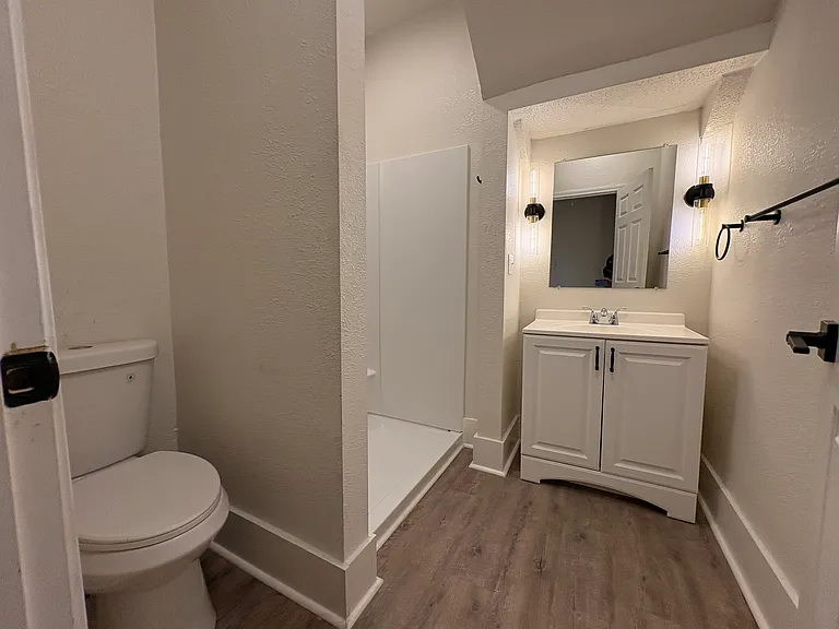 3011 Holmes St — Photo 14