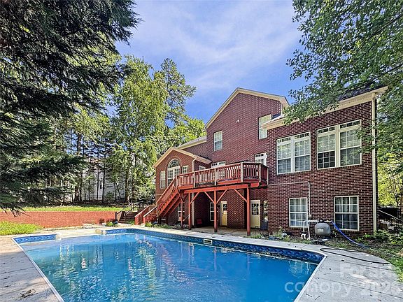 4th image of 6119 Savannah Grace Ln