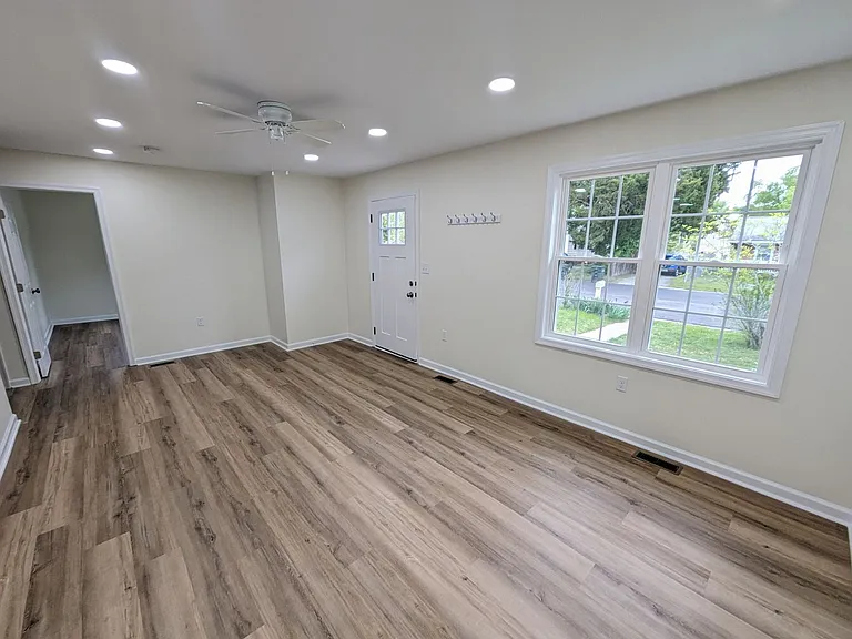 118 Nelson Dr — Photo 3