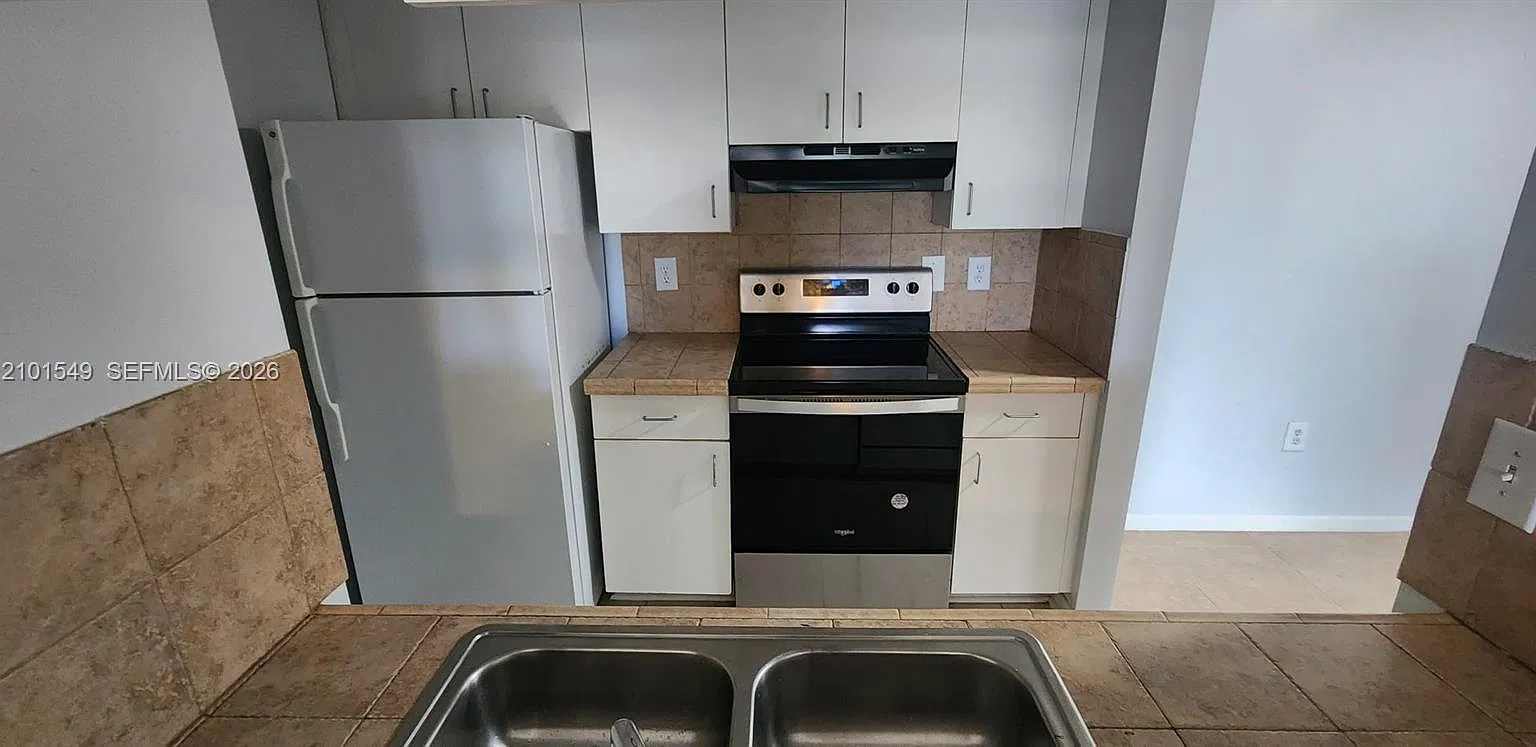 Milano Condo — Photo 1