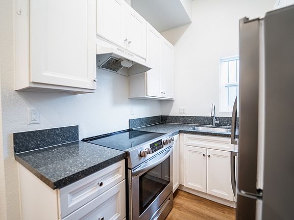 5th image of 3853 Cherokee Ave #M
