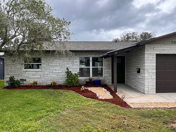 4th image of 2066 Bayou Grande Blvd NE
