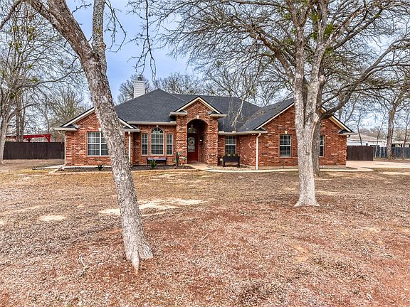 4th image of 104 Spring Br