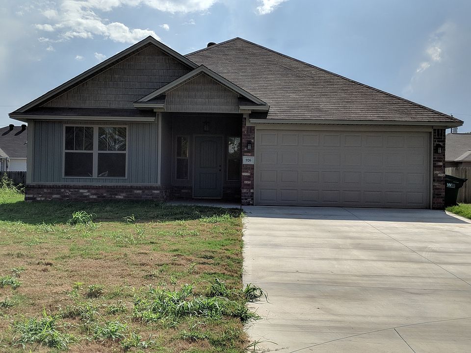 1st image of 926 S Quincy Cv