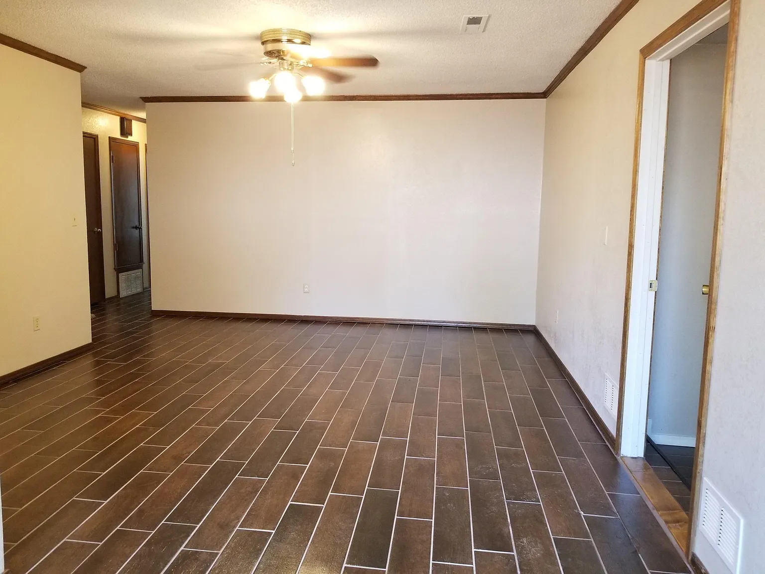 4304 S Cedar Ave — Photo 3